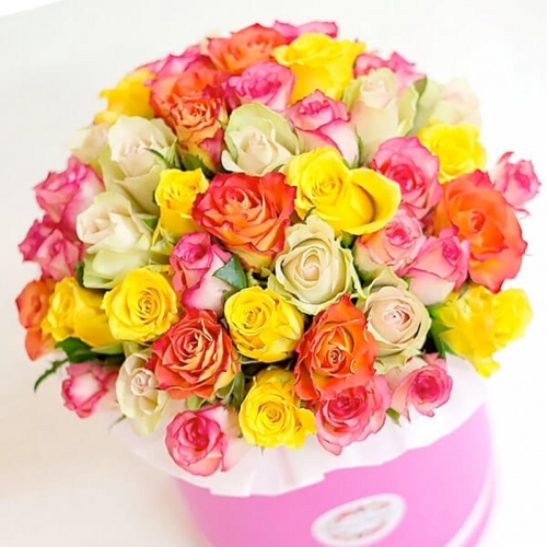 Микс из 51 розы в шляпной коробке "Волшебство"